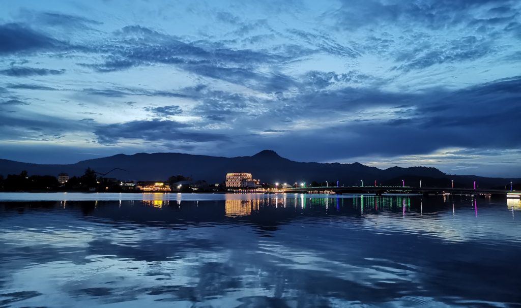Kampot River mit Bokor Mountain